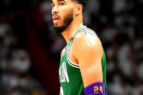 中欧体育官方网站-关于塔图姆在法国队比赛中战术调整，战术调整引发热议！的信息